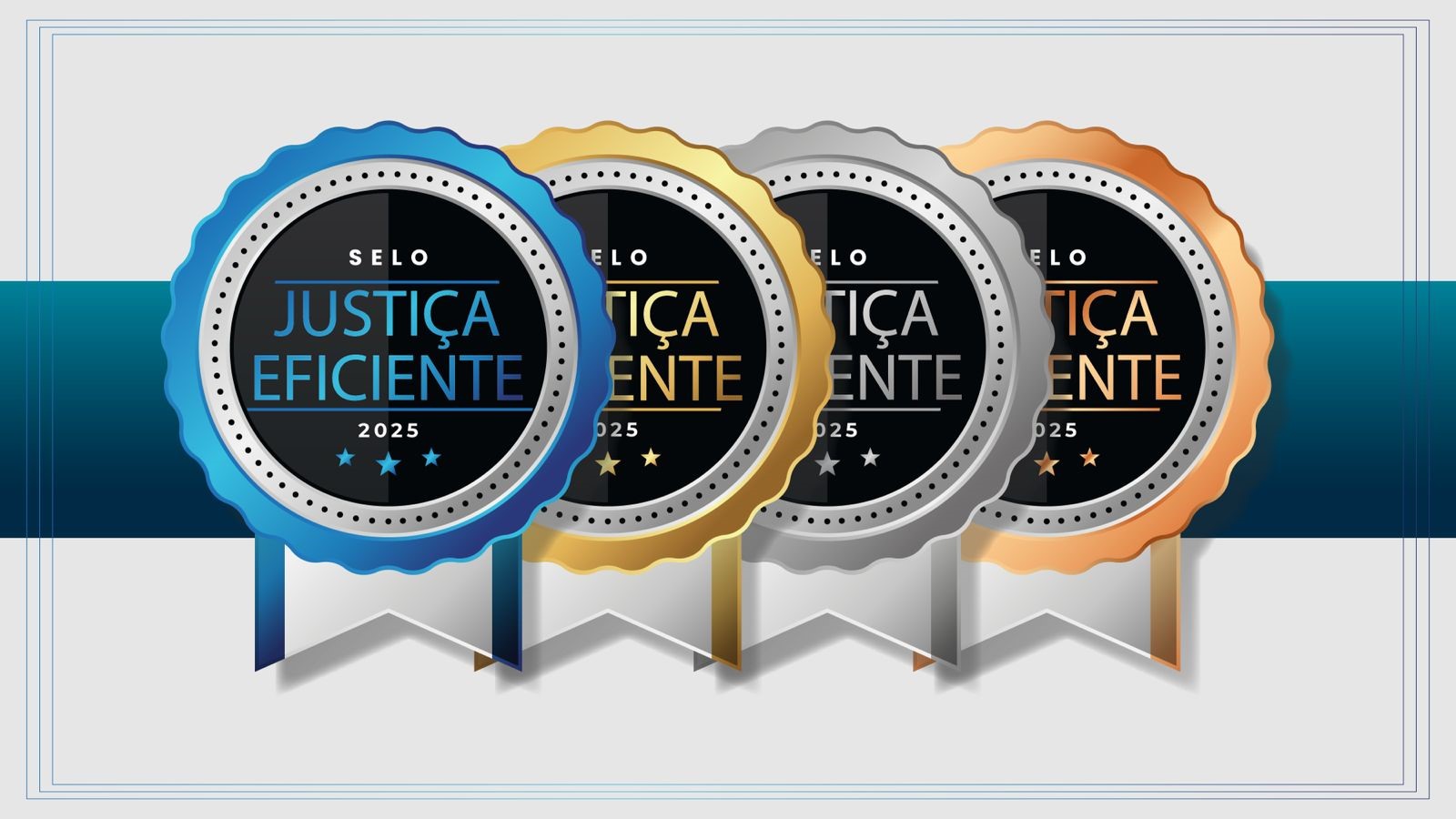 Imagem apresenta quatro selos representativos do “Prêmio Justiça Eficiente 2025”, dispostos lado a lado, em destaque sobre um fundo claro com faixa azul degradê horizontal.  Cada selo possui formato circular com bordas onduladas e fitas pendentes, simbolizando níveis de premiação distintos, nas cores:  Azul (Diamante),  Dourado (Ouro),  Prateado (Prata),  Cobre (Bronze).