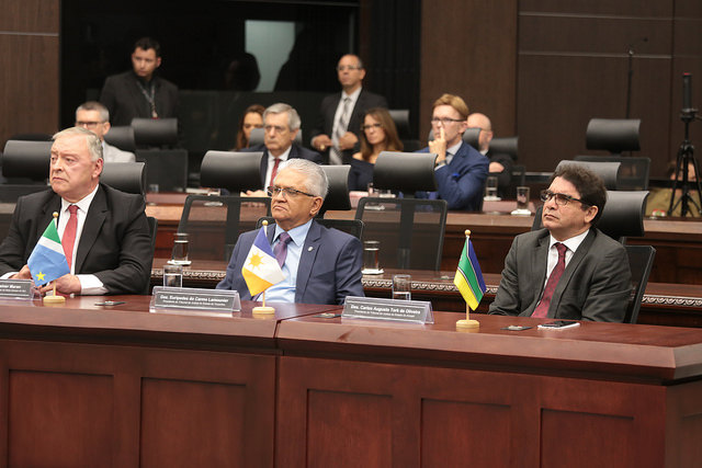 44392391860 dddd7718af z