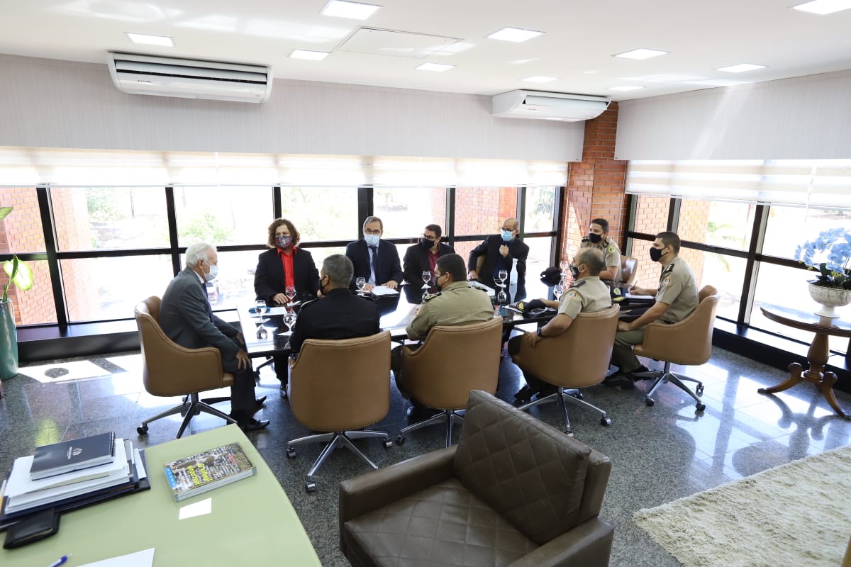 252F0CD2 01BA 48CD B433 37175B3541C2