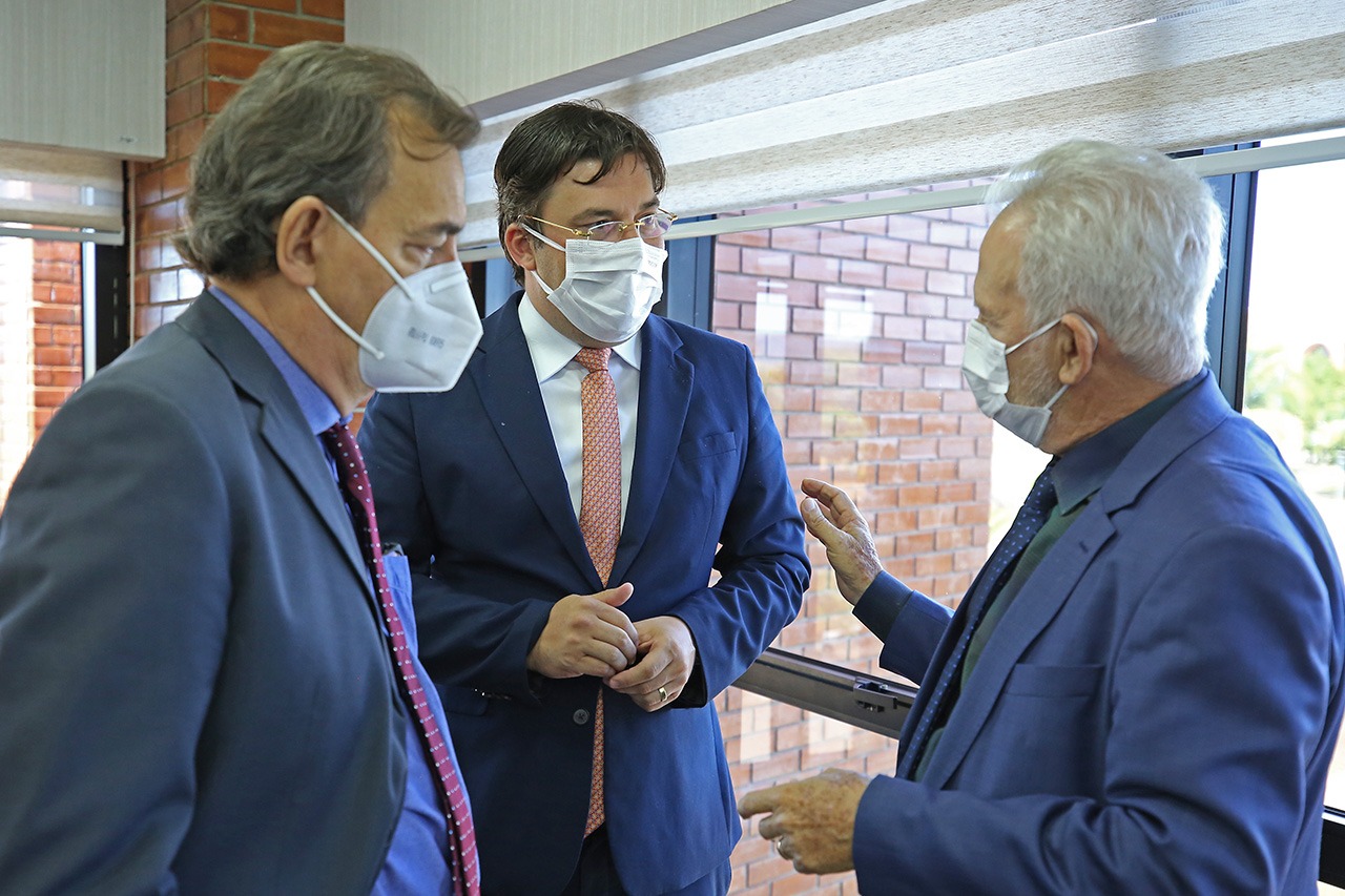 3ABD87BE 899C 4CE6 B812 9C2B116E23DE