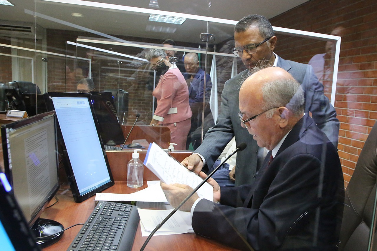 5A708004 039D 423D B958 FE528CD6FAEA